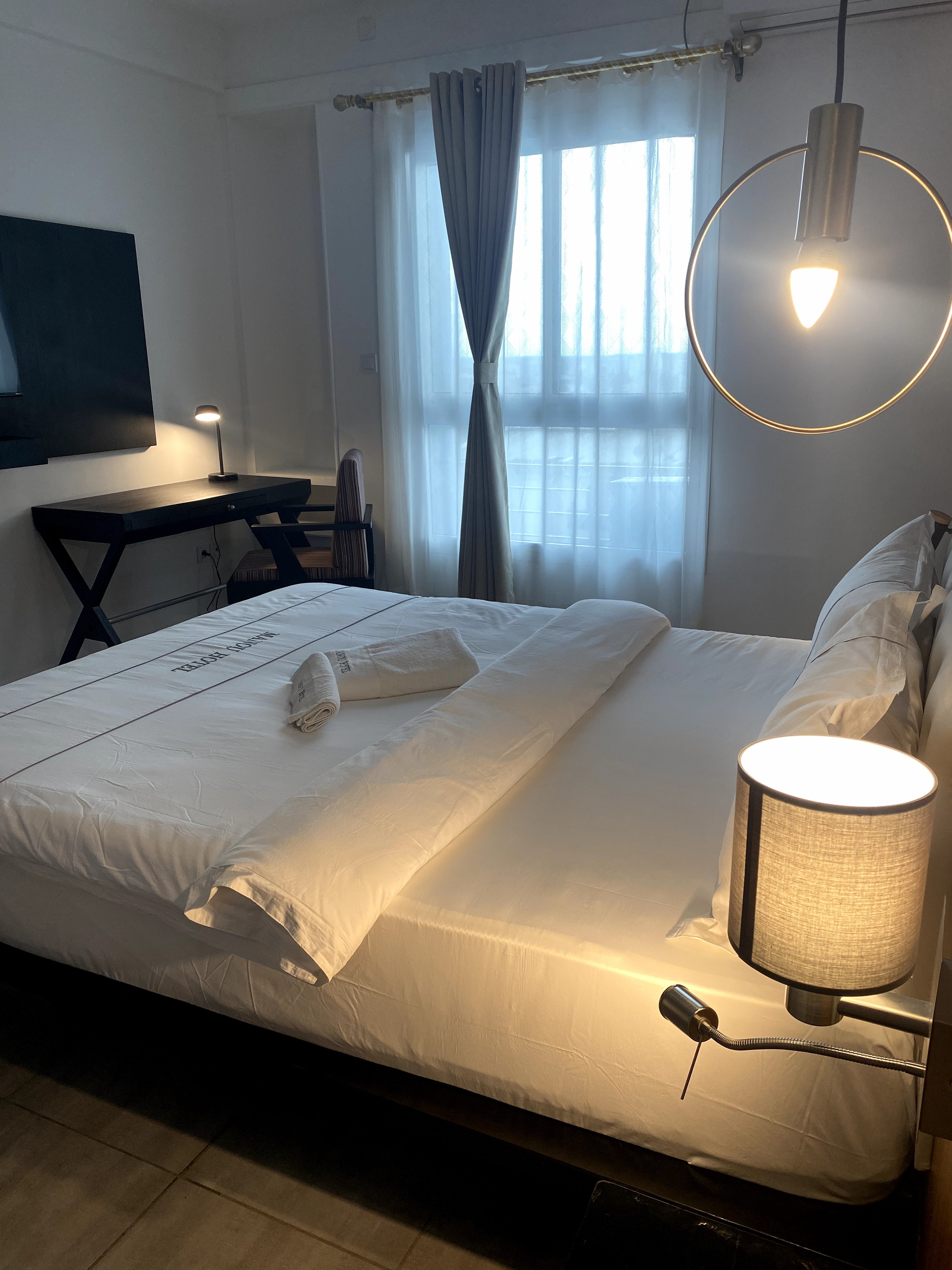 Manou Hotel